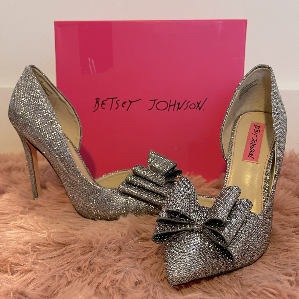Betsey Johnson PRINCE d'Orsay Pump - Pewter